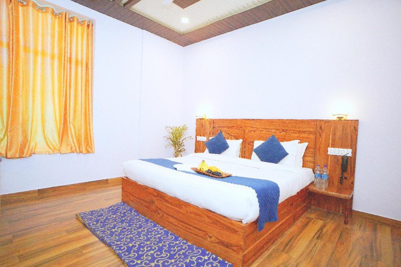 Hotel Kasauli View Cafe Restaurant Open Terrace Mountain View Εξωτερικό φωτογραφία