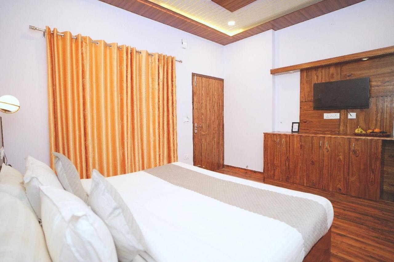 Hotel Kasauli View Cafe Restaurant Open Terrace Mountain View Εξωτερικό φωτογραφία