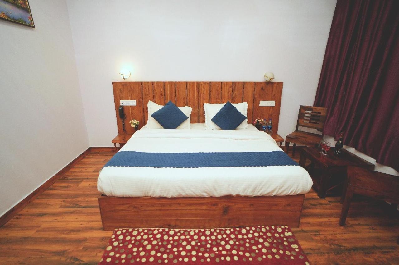 Hotel Kasauli View Cafe Restaurant Open Terrace Mountain View Εξωτερικό φωτογραφία
