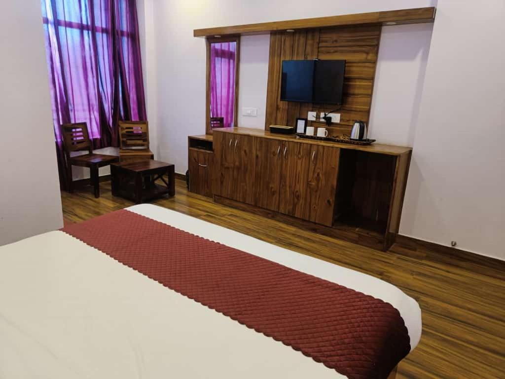 Hotel Kasauli View Cafe Restaurant Open Terrace Mountain View Εξωτερικό φωτογραφία