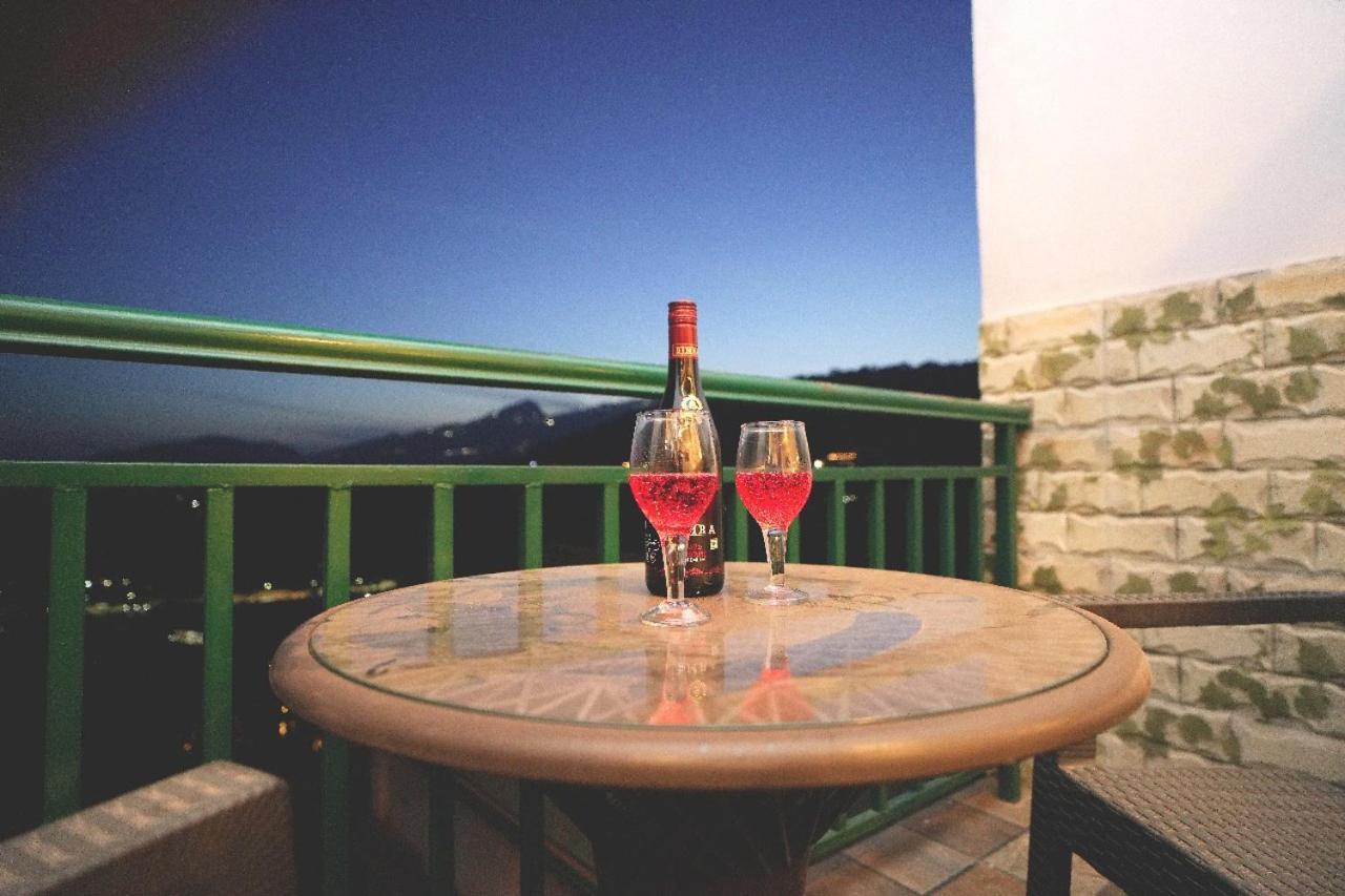 Hotel Kasauli View Cafe Restaurant Open Terrace Mountain View Εξωτερικό φωτογραφία