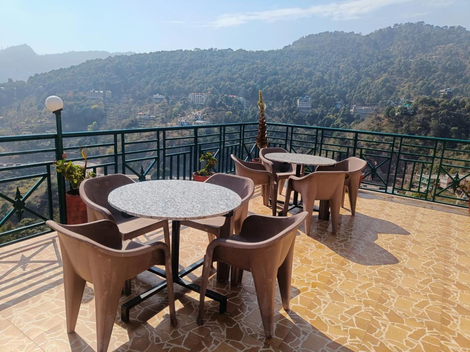 Hotel Kasauli View Cafe Restaurant Open Terrace Mountain View Εξωτερικό φωτογραφία